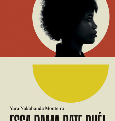 ESSA DAMA BATE BUÉ!